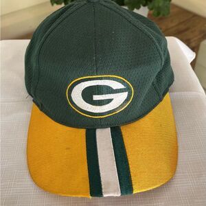 Team NFL Packers green/yellow cap, good condition, OS